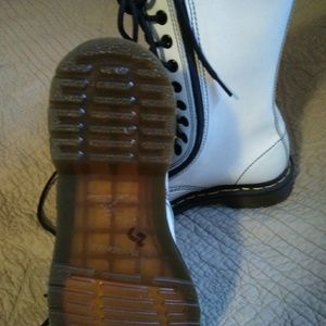 Patent leather white 14 hole doc martins